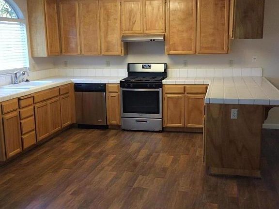 4th image of 641 Spring Dr