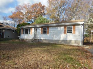 27 Shore Dr, Johnston, RI 02919