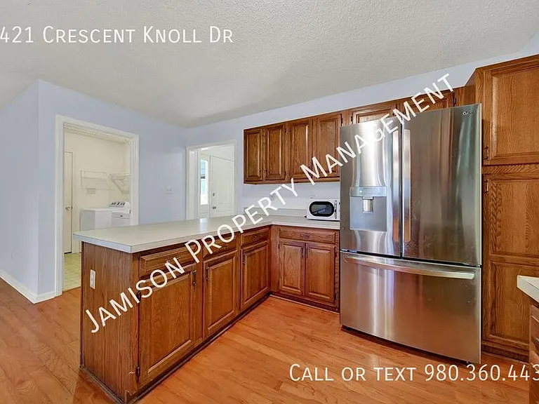 3421 Crescent Knoll Dr — Photo 5