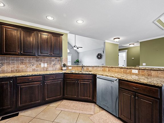 4th image of 7329 Landlock Dr