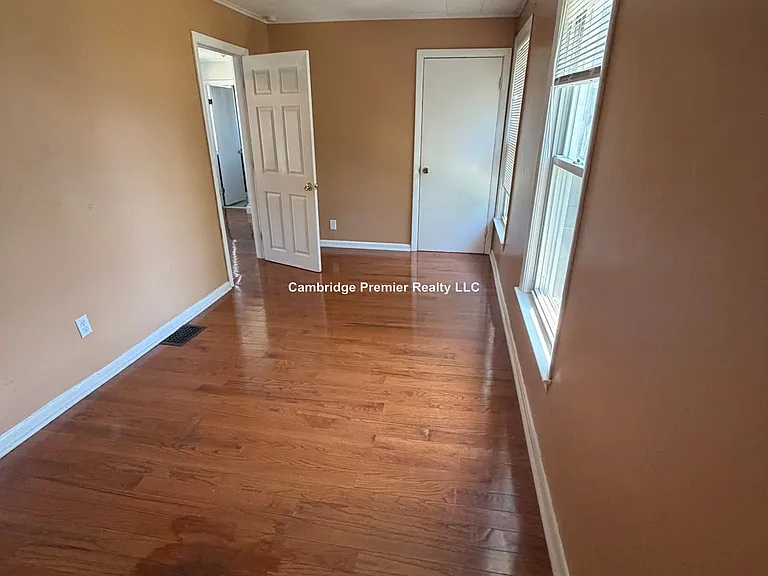 85R Glen St — Photo 11