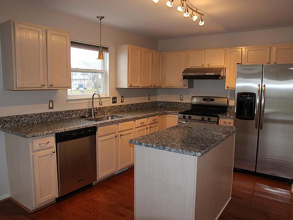 5th image of 4658 Hickory Pointe Blvd