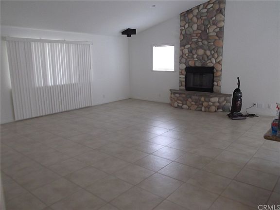 5th image of 1652 E Big Bear Blvd