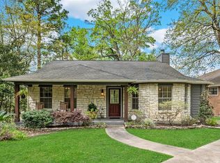 27 Lake Oaks Blvd, Coldspring, TX 77331