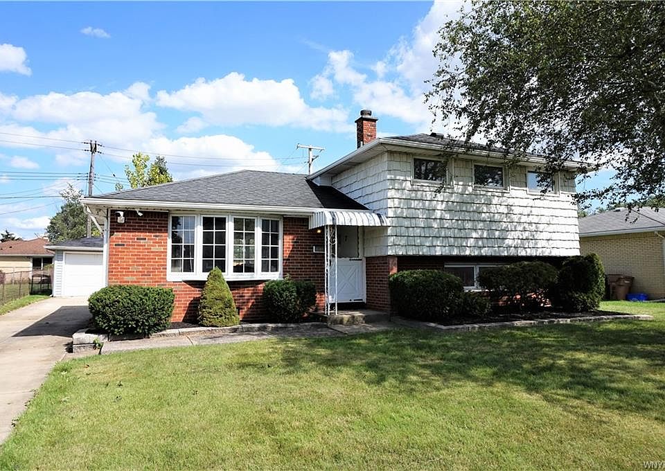 1st image of 7 Jamaica Ln