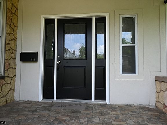 5th image of 721 Summit St