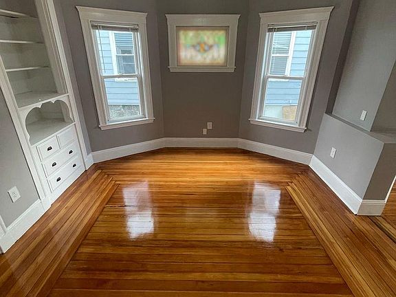 2nd image of 12 Leslie St Unit 3