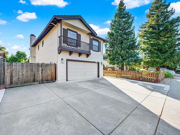 2nd image of 406 Stonecastle Way