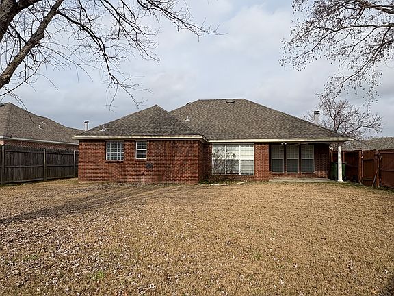 2nd image of 918 Hallwood Ln