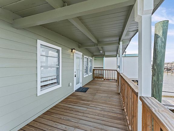 4th image of 310 Marine Way