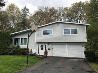 31 Little Tree Ln, Framingham, MA 01701