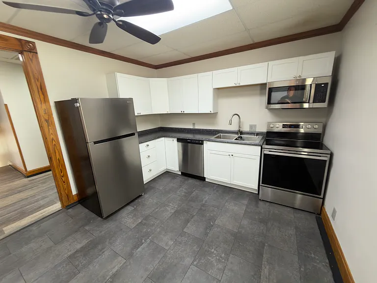 325 E Main St #2 — Photo 7