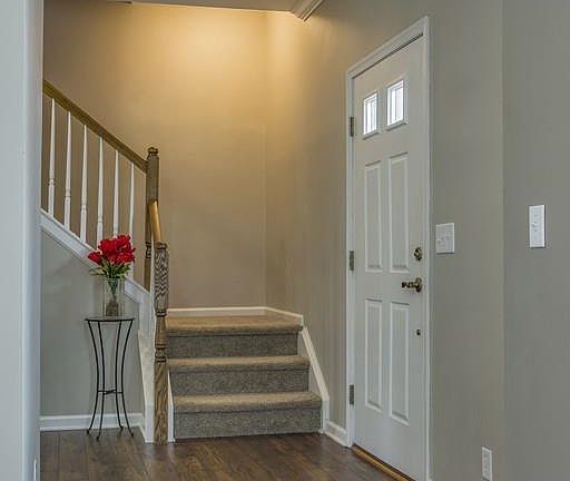 4th image of 804 Winners Circle Ct