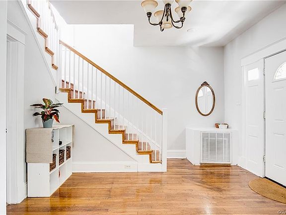 4th image of 3228 Hanes Ave