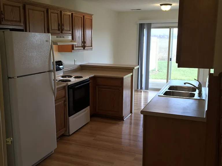 2281 Shamrock Ln — Photo 11