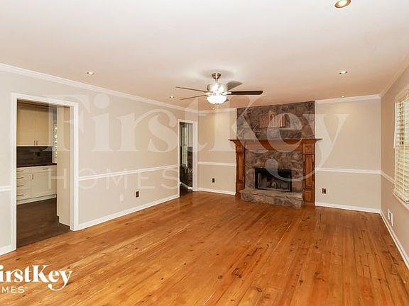 4th image of 4295 Hickory Point Dr