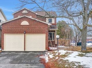 2 Chickasaw Cres, Ottawa, ON K2M 1M3