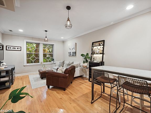 2nd image of 2124 N Hudson Ave APT 301