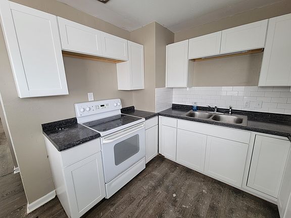 3rd image of 626 S Horton St