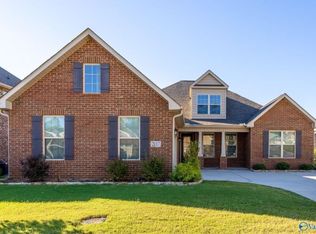 2117 S Meadows Dr SW, Huntsville, AL 35803