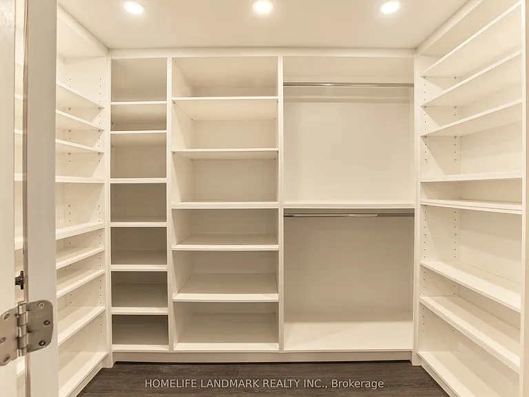 21 Robinglade Dr #LOWER — Photo 16