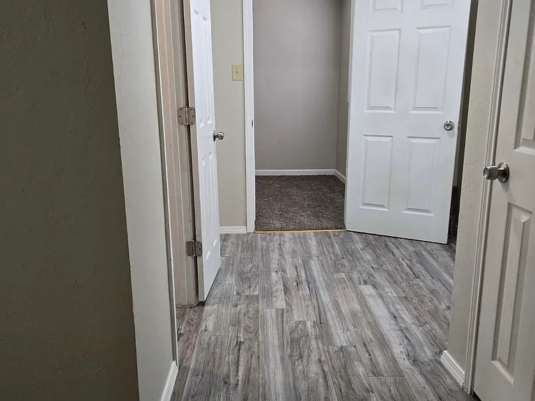711 N Hobson Ave — Photo 10