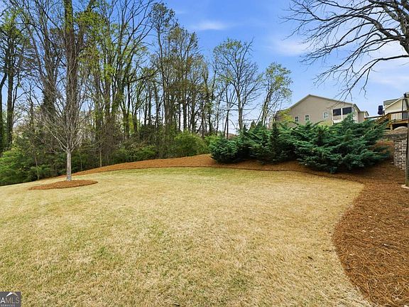 3rd image of 2041 Lee Rd SE