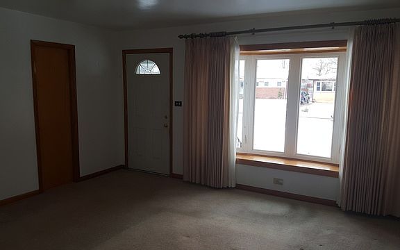 3rd image of 128 W 29th St
