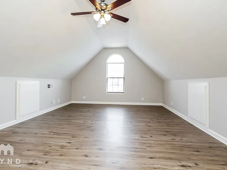 404 Bridgeton Cove Ct — Photo 8