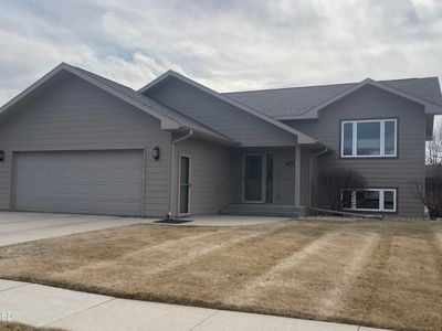 1806 13th Ave NE, Watertown, SD, 57201