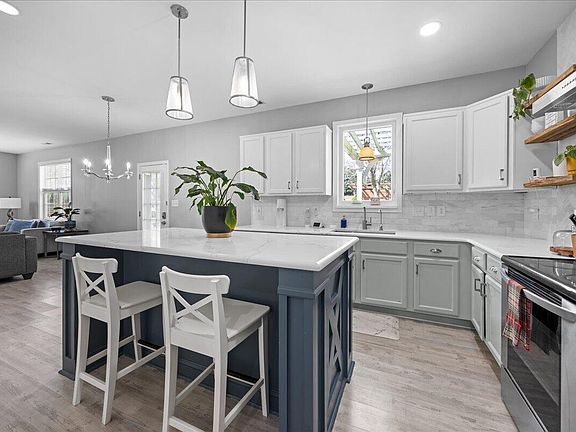 5th image of 2206 King Malcolm Ln