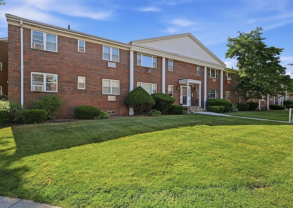 1st image of 73 Regency Park Dr Unit 73