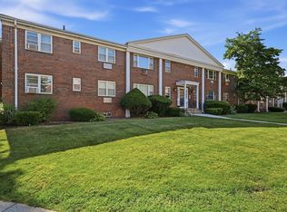 73 Regency Park Dr Unit 73, Agawam, MA 01001