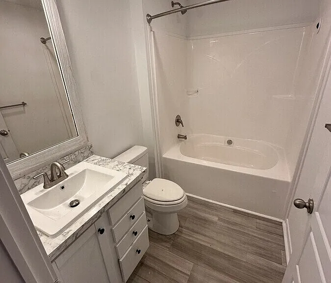 6618 Julian Ave — Photo 5