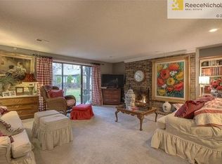 6724 W 109th St APT B, Overland Park, KS 66211