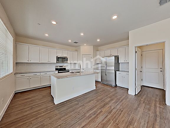 2nd image of 5949 W Columbine Dr