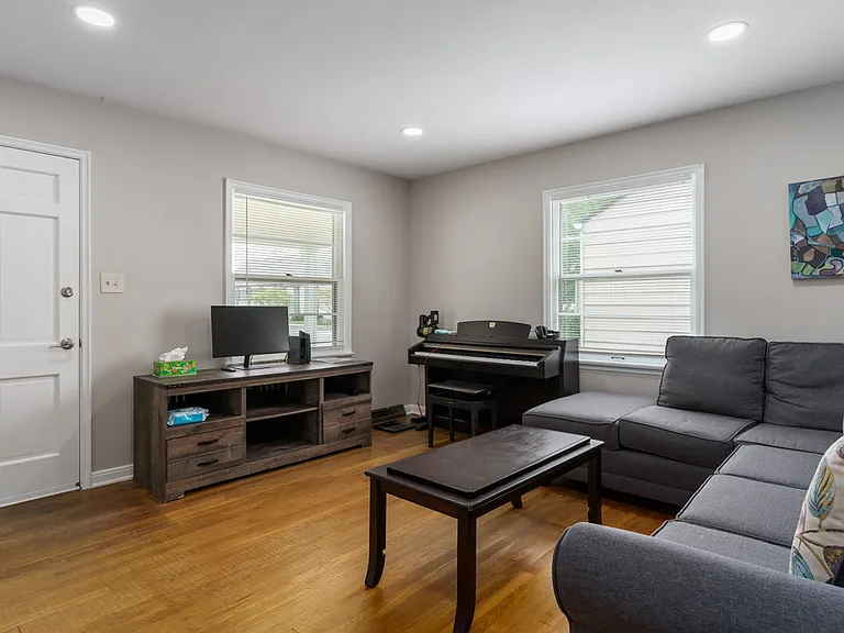 62 E Stanton Ave — Photo 5