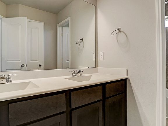 Hall bath 2
