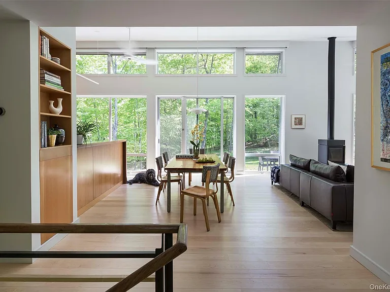 425 Lake Dr — Photo 4