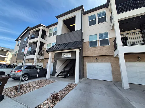 4683 W Sylvie Ct #202 Photo 1