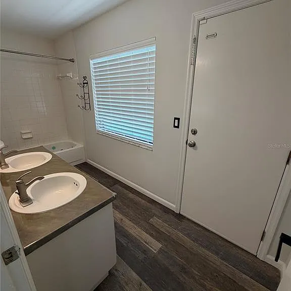 3221 Oakwood Pl — Photo 12