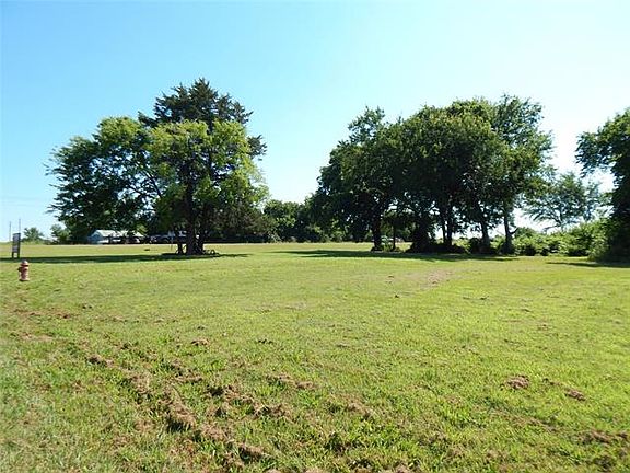3rd image of 205 Tawakoni Trl