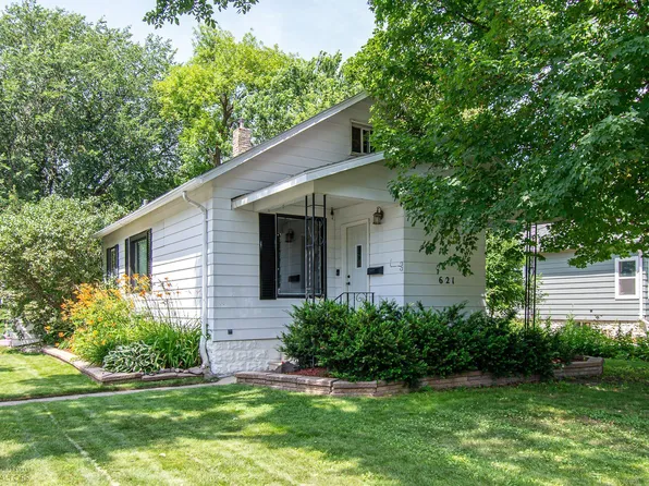 621 15th St S, Fargo, ND 58103