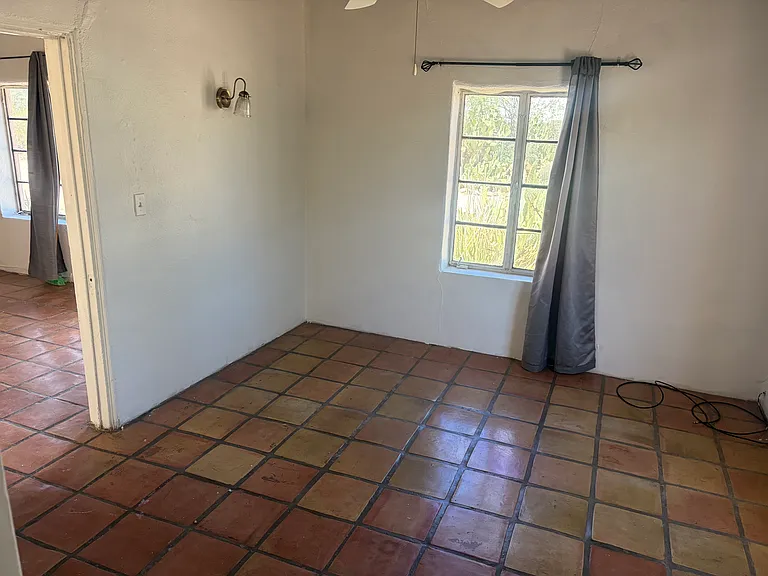 1211 E Adelaide Dr — Photo 7
