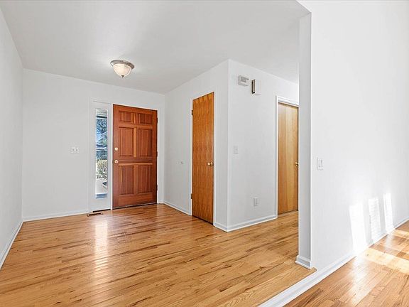 3rd image of 1107 Mimosa Dr