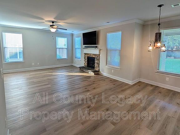 3rd image of 526 Georgia Cir