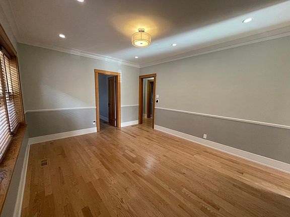 3rd image of 5648 W Warwick Ave #1