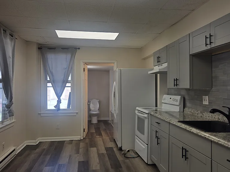 1034 Lehigh St #1 — Photo 2