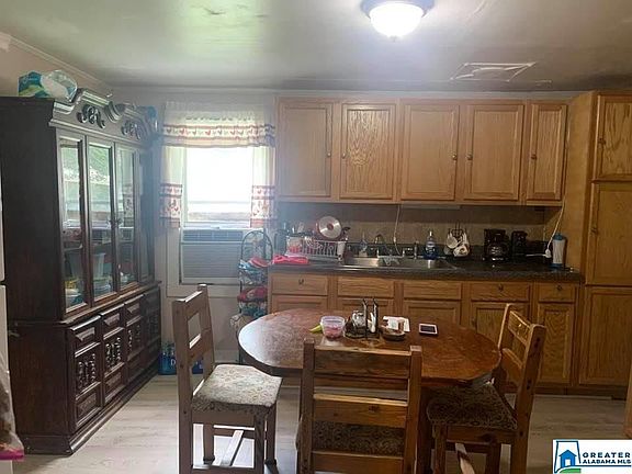 4th image of 85 Horn Cir