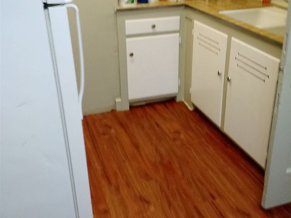 2 Kitchen a